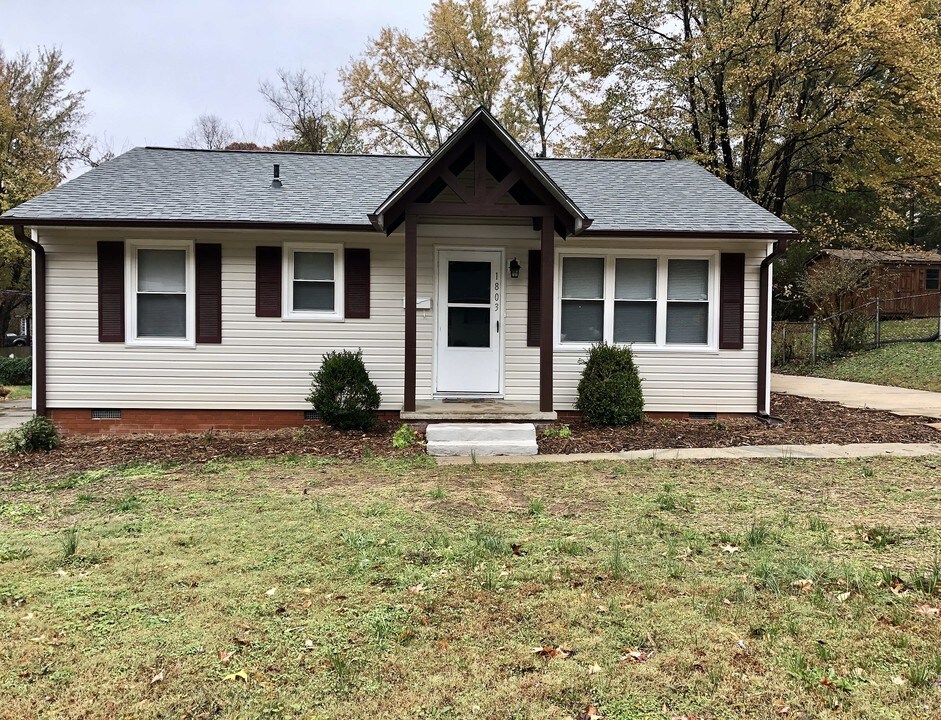 1803 Trogdon St in Greensboro, NC - Building Photo