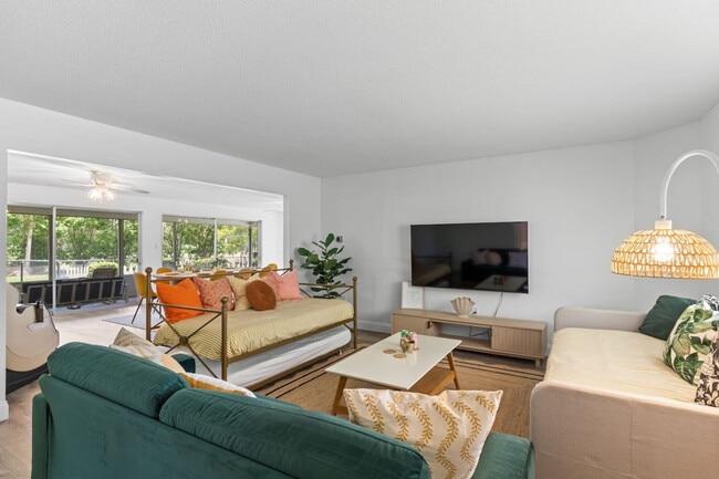 460 Magellan Dr in Sarasota, FL - Building Photo - Building Photo