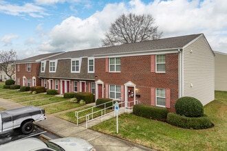 Campostella Commons in Chesapeake, VA - Building Photo - Building Photo