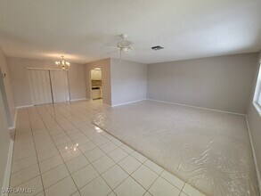 218 Lake Dr in Lehigh Acres, FL - Building Photo - Building Photo