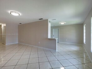 7875 SW 12th St-Unit -0 in Miami, FL - Building Photo - Building Photo