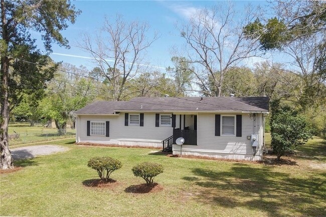 522 Pine St in Saraland, AL - Building Photo - Building Photo