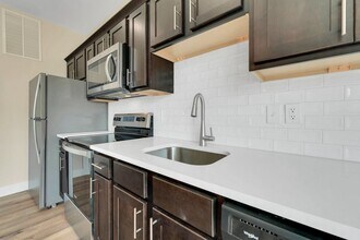 519 E Cherry St in Springfield, MO - Building Photo - Building Photo