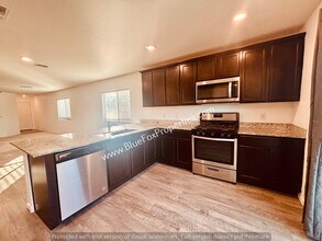 12867 N Peony Dr in Marana, AZ - Building Photo - Building Photo