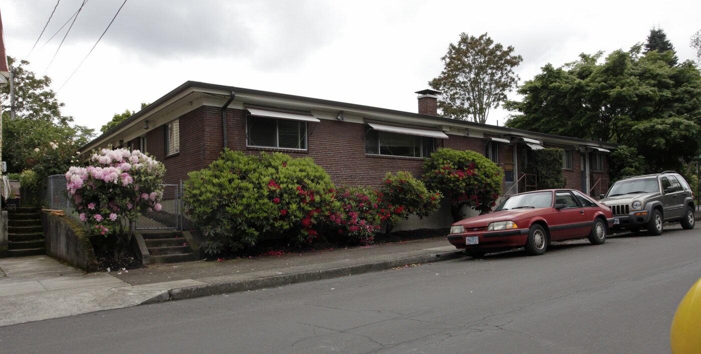 3403-3427 SE Madison in Portland, OR - Building Photo