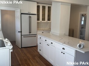 18 Winslow Rd, Unit 2 in Belmont, MA - Foto de edificio - Building Photo