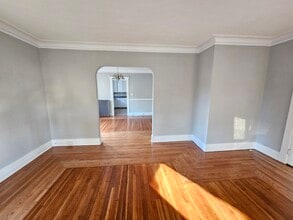 217 S Whittlesey Ave, Unit 2nd floor in Wallingford, CT - Foto de edificio - Building Photo