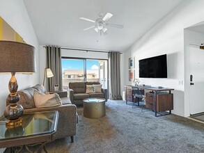 222 N Calle El Segundo in Palm Springs, CA - Building Photo - Building Photo