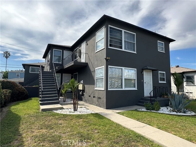 8821 Reading Ave in Los Angeles, CA - Building Photo