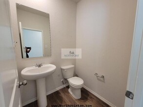 4211 Busbee Fields in Converse, TX - Foto de edificio - Building Photo