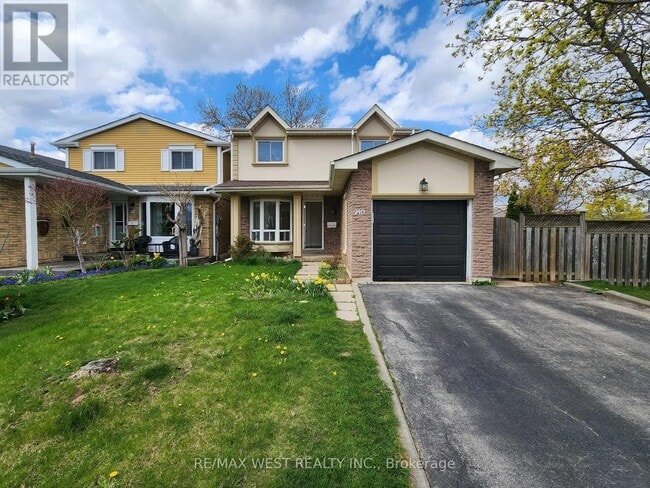 2401 Hemlock Ct