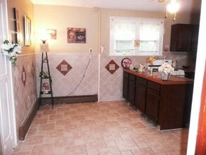 919 W Camplain Rd in Manville, NJ - Building Photo - Building Photo