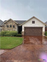 1223 Gruene Vintage in New Braunfels, TX - Building Photo