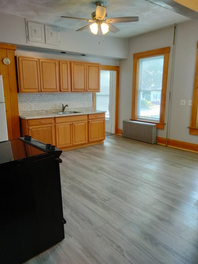 35 Lincoln St, Unit APT #1