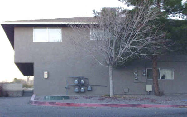 Logan Glen in Barstow, CA - Foto de edificio - Building Photo