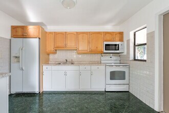 450 NE 56th St in Fort Lauderdale, FL - Foto de edificio - Building Photo