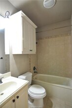 August 2026 Pre-Lease!! Spacious 4 Bed, 3 in College Station, TX - Building Photo - Building Photo