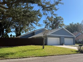 13903 A Bardmoor Pl in Tampa, FL - Building Photo