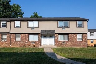 Blackwood Falls in Blackwood, NJ - Building Photo