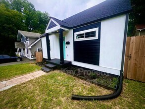 713 Massey Ave in Durham, NC - Building Photo - Building Photo