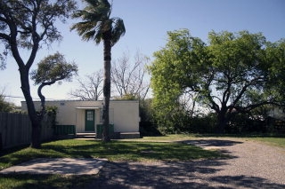 104 Gillespie Ln in Aransas Pass, TX - Foto de edificio - Building Photo