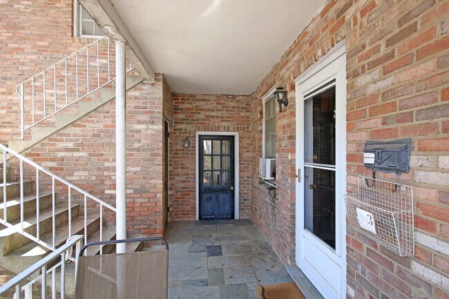 1609 Gordon Ave-Unit -Gordon Ave 1609 #3 in Charlottesville, VA - Building Photo - Building Photo