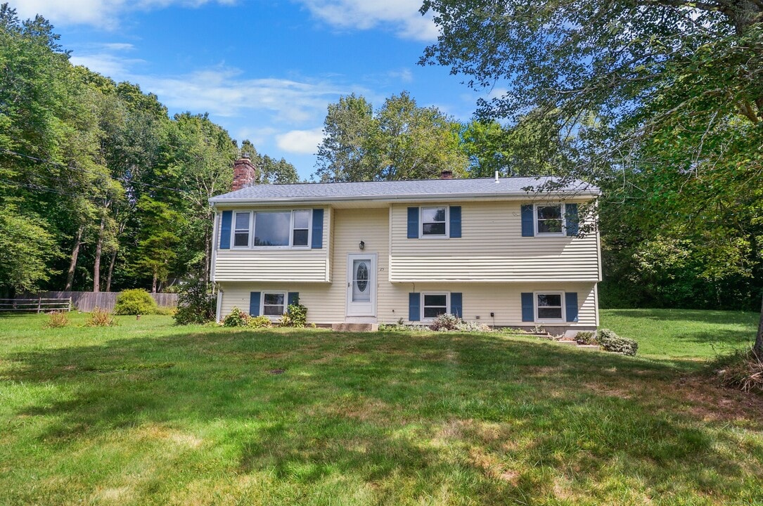 25 Myrtle Rd in Griswold, CT - Building Photo