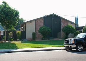 Brooks Villa Apartments