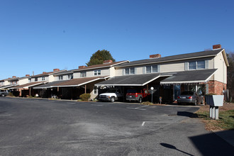 Timberline Townhomes in Winston-Salem, NC - Building Photo - Building Photo