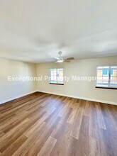 10038 1/2 Base Line Rd in Rancho Cucamonga, CA - Building Photo - Building Photo