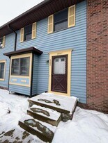 6022 Applecrest Ct in Youngstown, OH - Building Photo