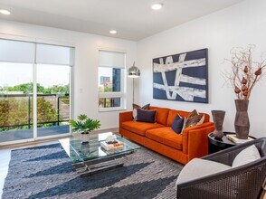 2501 Beacon Hill in Kansas City, MO - Foto de edificio - Building Photo