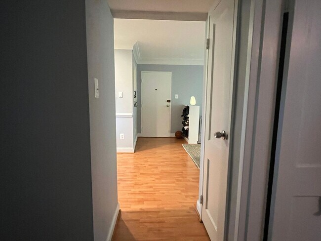 10309 Montrose Ave in Bethesda, MD - Building Photo - Building Photo