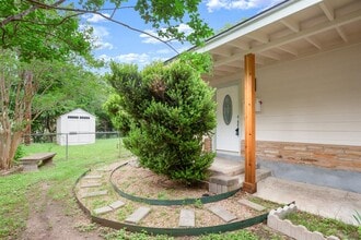 3808 Tonkawa Trail in Austin, TX - Building Photo - Building Photo