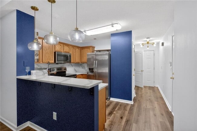 property at 304 Fox Overlook