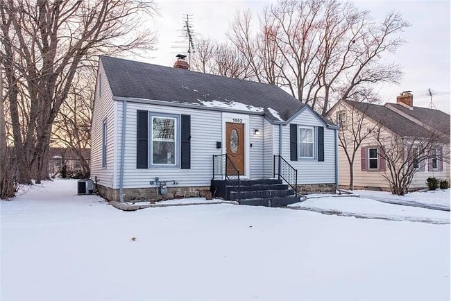 property at 1902 N Ash St