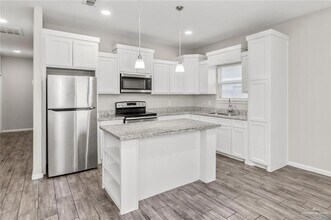 10 Kentucky St in Alton, TX - Building Photo - Building Photo