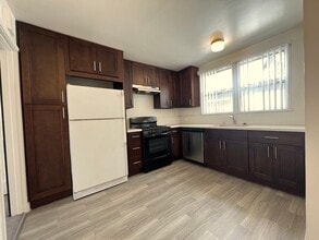 13128 1/4 Valleyheart Dr in Studio City, CA - Building Photo - Building Photo