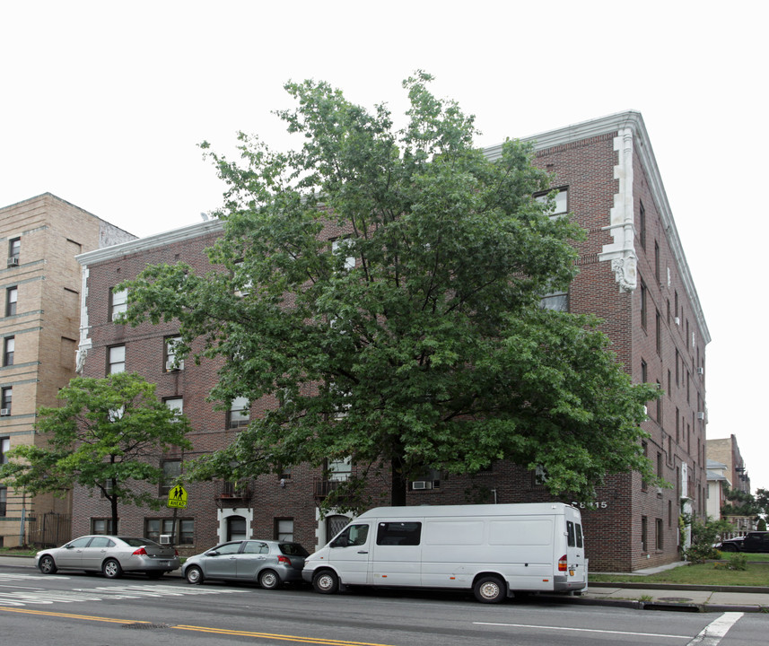 8015 Bay Pky in Brooklyn, NY - Foto de edificio