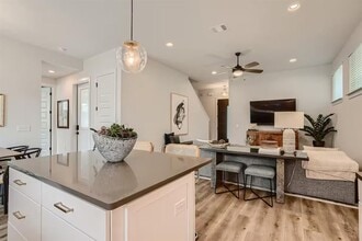 1307 Cedar Ave in Austin, TX - Building Photo - Building Photo