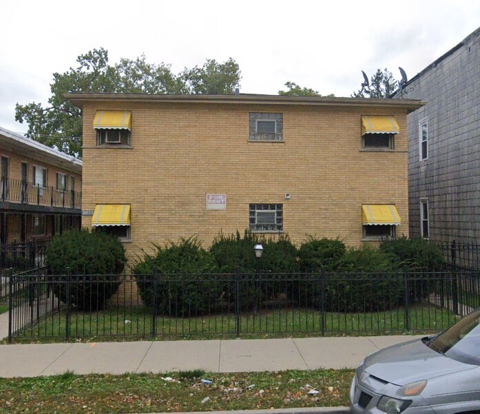 8815 S Cottage Grove Ave in Chicago, IL - Building Photo