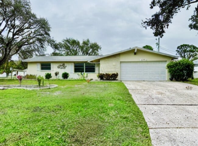 1501 S Hillcrest Ave in Clearwater, FL - Building Photo - Building Photo