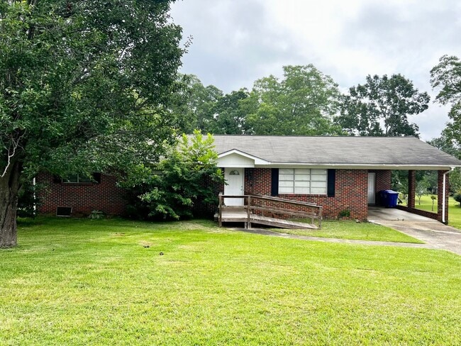 107 Woodland Cir in Troy, AL - Building Photo - Building Photo