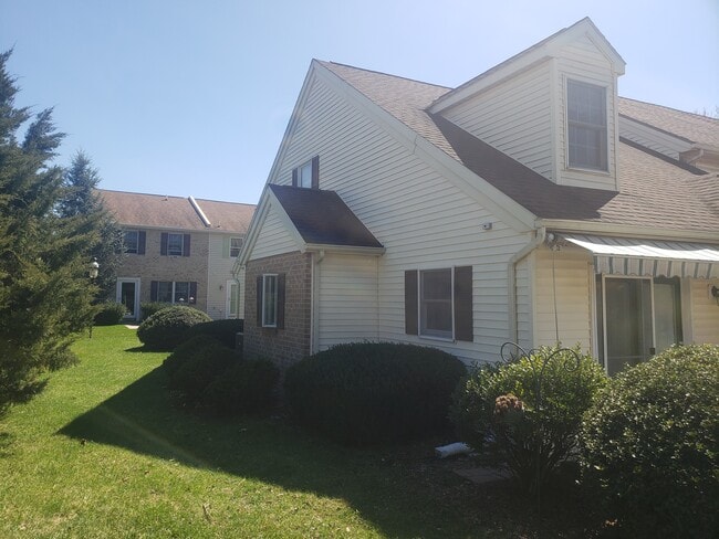 10 Brookline Ct in Chambersburg, PA - Foto de edificio - Building Photo