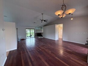2393 Aubrey Ln in Sarasota, FL - Building Photo - Building Photo