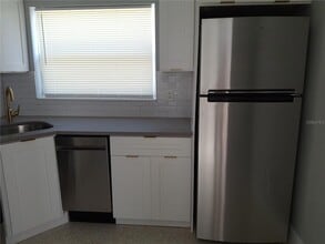 11355 3rd St E, Unit 1 in Treasure Island, FL - Building Photo - Building Photo