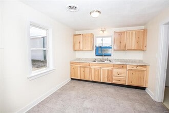 106 N A St in Cuba, MO - Building Photo - Building Photo