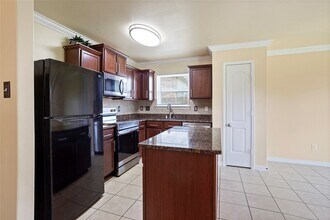 9427 Gold Mountain Dr in Rosharon, TX - Building Photo - Building Photo
