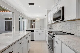 3807 Candlewood Ct in Boca Raton, FL - Building Photo - Building Photo