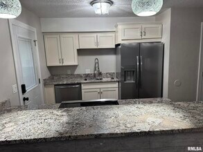 1728 Taylor St in Davenport, IA - Building Photo - Building Photo